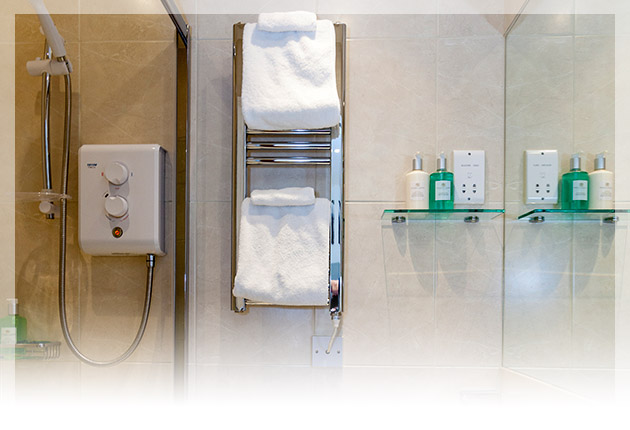 Modern en-suite shower room
