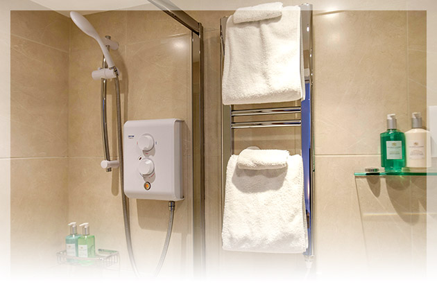 Modern en-suite shower room
