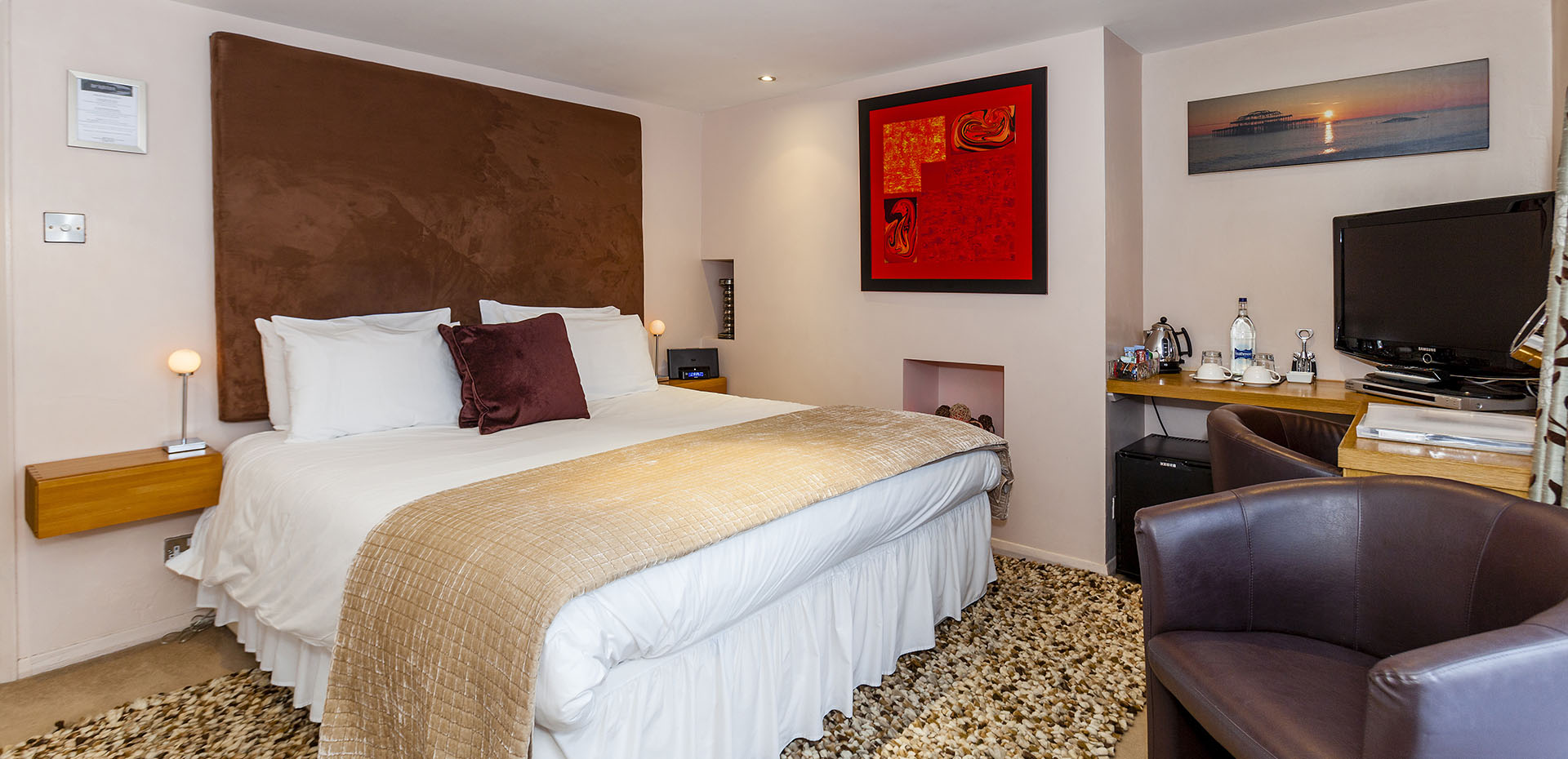 Brightonwave Bed and Breakfast in Brighton, Luxury Super King Room with Garden and Whirlpool Bath
